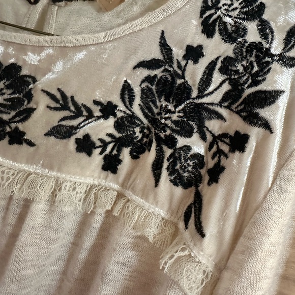 Alter’d State - Beige Blouse with Black Embroidered Flowers - Picture 3 of 6